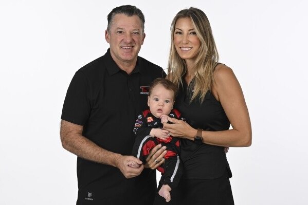 Tony Stewart Wife: Everything You Need to Know About Leah Pruett tony stewart wife